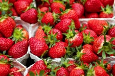 strawberries-1396330_1280